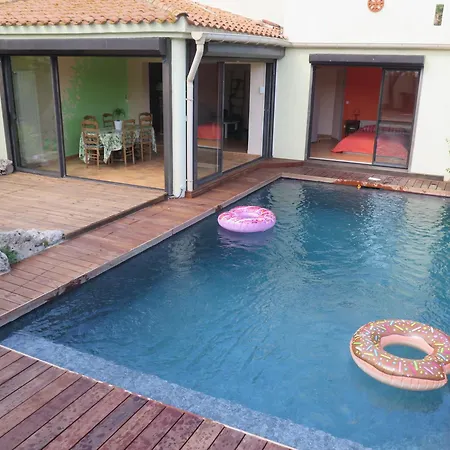 Дом отдыха Charmante Avec Piscine Pres De L'etang.
