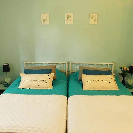Дом отдыха Charmante Avec Piscine Pres De L'etang.