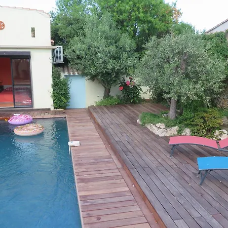 Charmante Avec Piscine Pres De L'etang. Holiday home